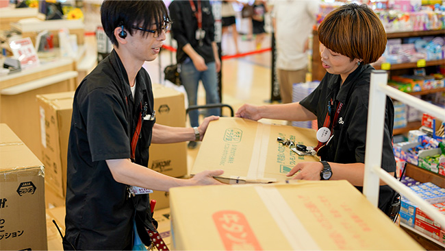 写真：仕事中の東谷さん